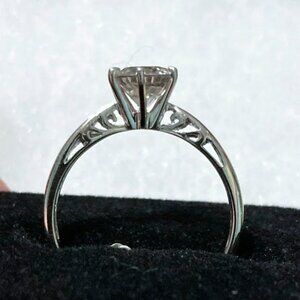 10K White Gold Solitaire White/Clear Topaz Round Engagement Ring sz 8.75